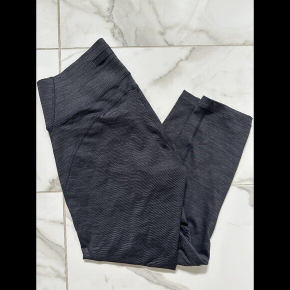 Outdoor Voices 3/4 Length Legging, Medium - Picture 1 of 1